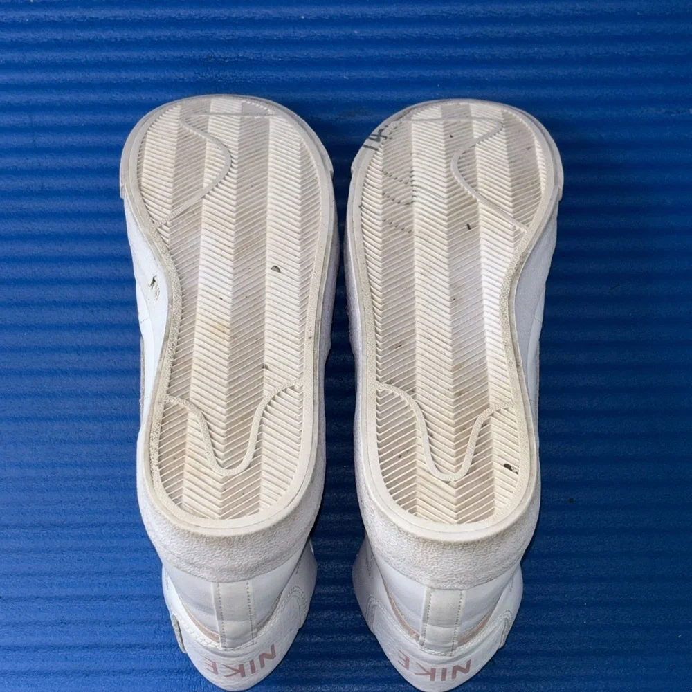 Size 10- Women’s Nike Blazer '77 Vintage Mid White Pink Oxford Sneakers